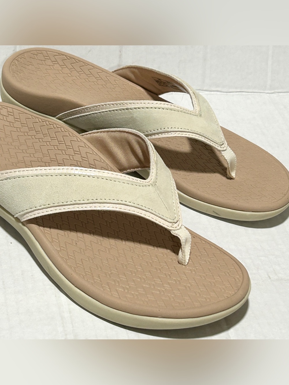 Vionic Tan Footbed Sandals with Cream Straps